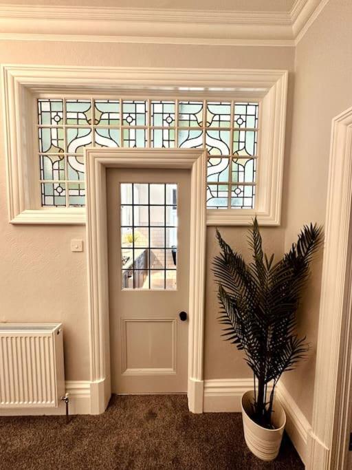 The Retreat - Large Luxury Apartment, Two Mins From Beach Bournemouth Luaran gambar